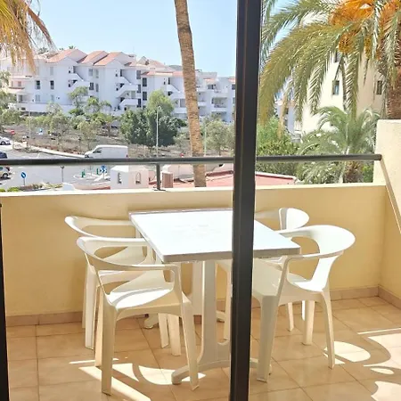 With Pool View - Castle Harbour Cristianos Apartment *